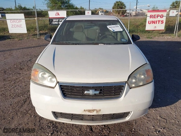 2008 Chevrolet Malibu Classic LS w/1FL with VIN 1G1ZS58FX8F128528, listed as a IAAI auction lot 40941909 with 143,900 mi miles. Bid and sale history available at carsss.com. Image 6.