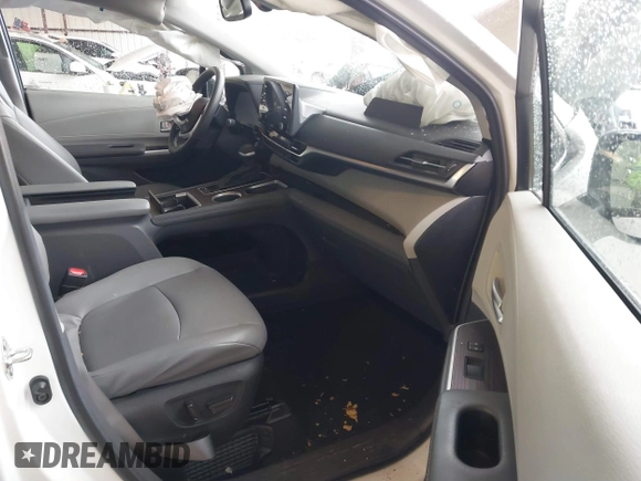 2024 Toyota Sienna XLE z VIN 5TDYRKEC3RS190684, wystawiony jako IAAI lot #41853725 z przebiegiem 58 343 mil mil oraz . Historia ofert i sprzedaży dostępna na DreamBid. Obrazek 5.