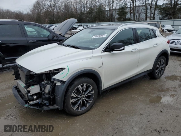 2018 Infiniti QX30 Premium with VIN SJKCH5CR0JA054730, listed as a Copart auction lot 40998554 with 33,126 mi miles. Bid and sale history available at carsss.com. Image 1.