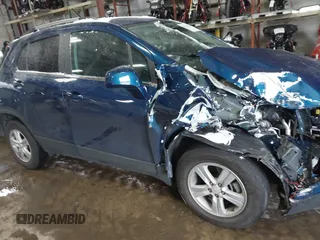 2020 Chevrolet Trax LT with VIN KL7CJPSB9LB330369, listed as a IAAI auction lot 41284251 with 26,848 mi miles. Bid and sale history available at carsss.com. Image 13.