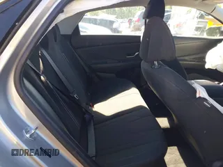 2023 Hyundai Elantra SEL z VIN 5NPLM4AG0PH107972, wystawiony jako IAAI lot #42200000 z przebiegiem 15 060 mil mil oraz . Historia ofert i sprzedaży dostępna na DreamBid. Obrazek 8.