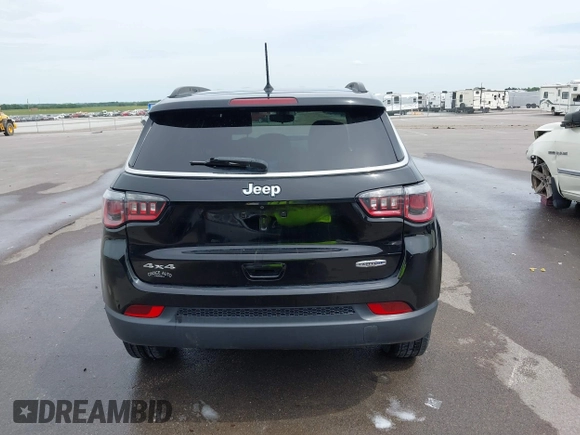 2018 Jeep Compass Latitude z VIN 3C4NJDBB7JT232821, wystawiony jako IAAI lot #42509561 z przebiegiem 142 526 mil mil oraz . Historia ofert i sprzedaży dostępna na DreamBid. Obrazek 16.