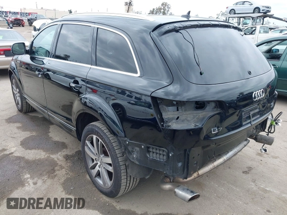 2015 Audi Q7 Premium Plus with VIN WA1LMAFE9FD031088, listed as a IAAI auction lot 42004406 with 208,707 mi miles and . Bid and sale history available at DreamBid. Image 3.