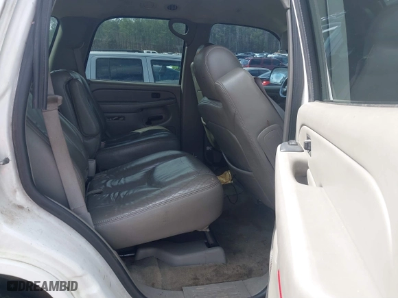 2004 Chevrolet Tahoe LT with VIN 1GNEC13Z44R192822, listed as a IAAI auction lot 41797924 with 211,818 mi miles. Bid and sale history available at carsss.com. Image 8.
