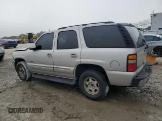 2005 GMC Yukon SLE with VIN 1GKEC13V15R260439, listed as a Copart auction lot 42326145 with 281,821 mi miles and Salvage Title. Bid and sale history available at carsss.com. Image 2.