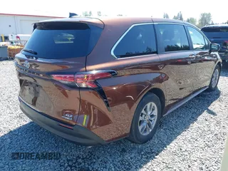 2021 Toyota Sienna XLE with VIN 5TDYSKFC9MS002567, listed as a IAAI auction lot 42162619 with 47,793 mi miles and . Bid and sale history available at DreamBid. Image 4.