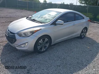 2014 Hyundai Elantra z VIN KMHDH6AH6EU029340, wystawiony jako IAAI lot #42099380 z przebiegiem 128 603 mil mil oraz . Historia ofert i sprzedaży dostępna na DreamBid. Obrazek 2.