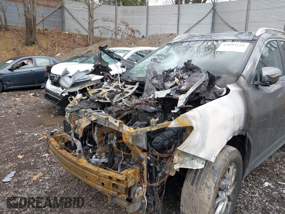 2017 Nissan Rogue SV with VIN KNMAT2MV4HP583060, listed as a IAAI auction lot 42093224 with Not Provided miles and . Bid and sale history available at carsss.com. Image 6.