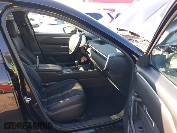 2024 Mazda CX-50 S Select with VIN 7MMVABAM2RN211359, listed as a IAAI auction lot 41395524 with 5,580 mi miles and . Bid and sale history available at DreamBid. Image 5.