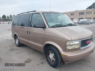 1996 GMC Safari Passenger with VIN 1GKDM19W3TB533427, listed as a IAAI auction lot 38894124 with 261,801 mi miles. Bid and sale history available at carsss.com. Image 1.