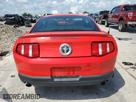 2011 Ford Mustang V6 z VIN 1ZVBP8AM1B5115763, wystawiony jako Copart lot #60363705 z przebiegiem 165 224 mil mil oraz Szkoda całkowita • Salvage title. Historia ofert i sprzedaży dostępna na DreamBid. Obrazek 6.