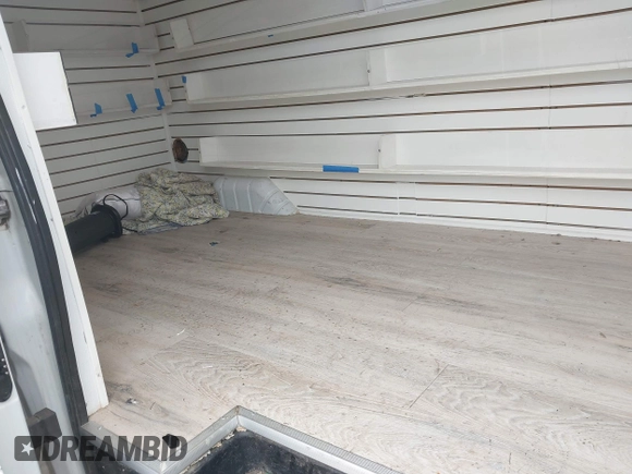 2016 Ford Transit Cargo z VIN 1FTBW2CM3GKA02227, wystawiony jako IAAI lot #42299621 z przebiegiem 145 070 mil mil oraz . Historia ofert i sprzedaży dostępna na DreamBid. Obrazek 8.