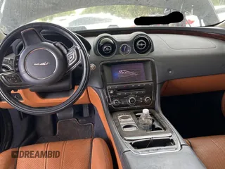 2013 Jaguar XJ z VIN SAJWA1C73D8V44829, wystawiony jako Copart lot #59194045 z przebiegiem 87 083 mil mil oraz Czysty tytuł • Clean title. Historia ofert i sprzedaży dostępna na DreamBid. Obrazek 9.