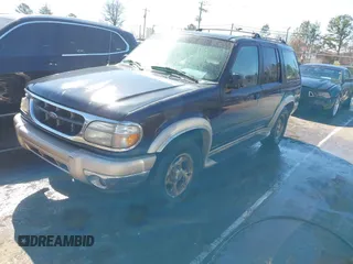 2000 Ford Explorer Eddie Bauer z VIN 1FMDU74E6YZB25124, wystawiony jako IAAI lot #41705960 z przebiegiem 204 513 mil mil oraz . Historia ofert i sprzedaży dostępna na DreamBid. Obrazek 2.