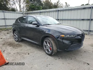 2024 Alfa Romeo Tonale Veloce z VIN ZASPATDW2R3054217, wystawiony jako Copart lot #49301915 z przebiegiem Nie podano mil oraz Nie do naprawy. Historia ofert i sprzedaży dostępna na DreamBid. Obrazek 4.