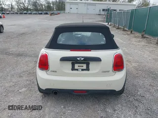 2016 MINI Convertible z VIN WMWWG5C51G3C19178, wystawiony jako IAAI lot #41909039 z przebiegiem 87 533 mil mil oraz . Historia ofert i sprzedaży dostępna na DreamBid. Obrazek 16.