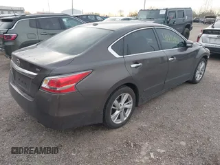 2015 Nissan Altima SV with VIN 1N4AL3AP0FC222916, listed as a IAAI auction lot 41983997 with 133,088 mi miles and . Bid and sale history available at carsss.com. Image 4.