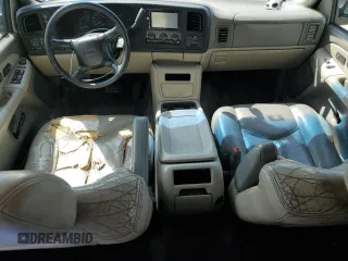 2000 GMC Yukon SLT with VIN 1GKEK13T5YJ173986, listed as a Copart auction lot 54668194 with 284,523 mi miles and Non Repairable. Bid and sale history available at carsss.com. Image 8.