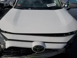 2021 Toyota RAV4 LE with VIN 2T3F1RFV3MC146667, listed as a Copart auction lot 44600015 with 28,069 mi miles and Salvage Title. Bid and sale history available at carsss.com. Image 12.