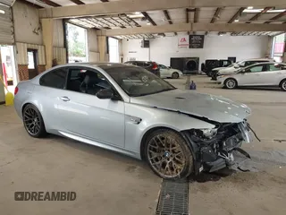 2013 BMW M3 с VIN WBSKG9C56DJ593341, выставлен на аукционе IAAI как лот 42652368 с пробегом 66 338 миль миль и . История ставок и продаж доступна на DreamBid. Изображение 1.