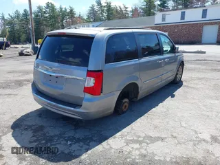 2014 Chrysler Town & Country Touring with VIN 2C4RC1BG9ER399146, listed as a IAAI auction lot 42095059 with 190,777 mi miles. Bid and sale history available at carsss.com. Image 4.