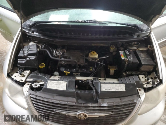 2001 Chrysler Town & Country Limited with VIN 2C8GP64L81R152213, listed as a Copart auction lot 43146245 with 216,178 mi miles and Salvage Title. Bid and sale history available at carsss.com. Image 12.