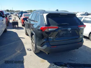 2019 Toyota RAV4 XLE with VIN JTMW1RFV4KD009844, listed as a IAAI auction lot 41688092 with 86,241 mi miles. Bid and sale history available at carsss.com. Image 3.
