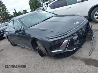 2024 Hyundai Sonata SEL z VIN KMHL64JA3RA413768, wystawiony jako IAAI lot #42429106 z przebiegiem 18 616 mil mil oraz . Historia ofert i sprzedaży dostępna na DreamBid. Obrazek 1.