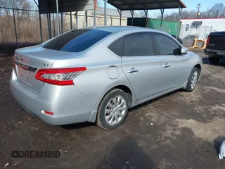 2015 Nissan Sentra SV z VIN 3N1AB7AP0FL682041, wystawiony jako IAAI lot #41590855 z przebiegiem 167 038 mil mil oraz . Historia ofert i sprzedaży dostępna na DreamBid. Obrazek 4.