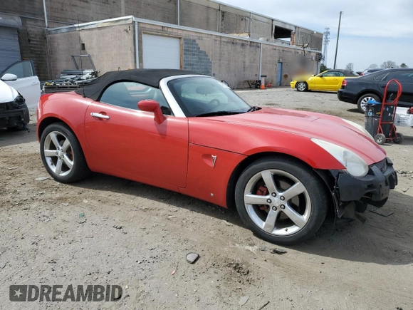 2008 Pontiac Solstice z VIN 1G2MB35B88Y107998, wystawiony jako Copart lot #49872315 z przebiegiem 70 788 mil mil oraz Czysty tytuł • Clean title. Historia ofert i sprzedaży dostępna na DreamBid. Obrazek 4.
