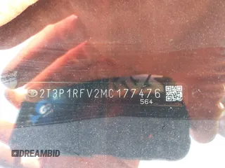 2021 Toyota RAV4 XLE с VIN 2T3P1RFV2MC177476, выставлен на аукционе IAAI как лот 42603949 с пробегом 39 457 миль миль и . История ставок и продаж доступна на DreamBid. Изображение 9.