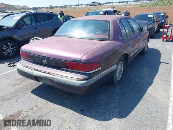 1992 Mercury Grand Marquis LS z VIN 2MECM75W4NX749141, wystawiony jako IAAI lot #42413769 z przebiegiem 296 805 mil mil oraz . Historia ofert i sprzedaży dostępna na DreamBid. Obrazek 4.