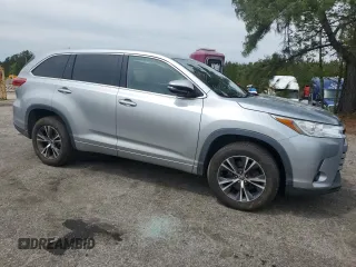 2018 Toyota Highlander LE with VIN 5TDZZRFH6JS246807, listed as a Copart auction lot 52242345 with 116,882 mi miles and Salvage title. Bid and sale history available at DreamBid. Image 4.