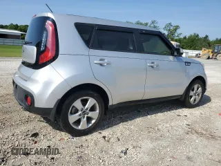 2019 Kia Soul z VIN KNDJN2A22K7653845, wystawiony jako Copart lot #55428505 z przebiegiem 45 622 mil mil oraz Czysty tytuł • Clean title. Historia ofert i sprzedaży dostępna na DreamBid. Obrazek 3.