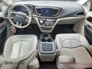 2017 Chrysler Pacifica Limited with VIN 2C4RC1GG3HR616218, listed as a Copart auction lot 58342445 with 53,536 mi miles and Salvage title. Bid and sale history available at DreamBid. Image 8.