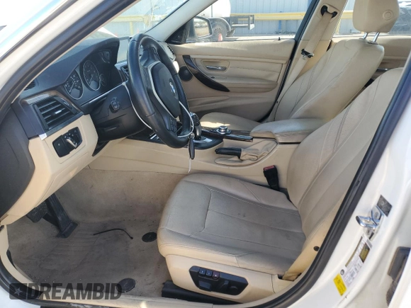 2012 BMW 3 Series 335i z VIN WBA3A9G59CNN67795, wystawiony jako Copart lot #84110454 z przebiegiem 160 986 mil mil oraz Szkoda całkowita • Salvage title. Historia ofert i sprzedaży dostępna na DreamBid. Obrazek 7.