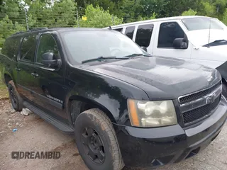 2009 Chevrolet Suburban 2LT z VIN 1GNFC26079R205657, wystawiony jako IAAI lot #42419866 z przebiegiem 228 513 mil mil oraz . Historia ofert i sprzedaży dostępna na DreamBid. Obrazek 1.