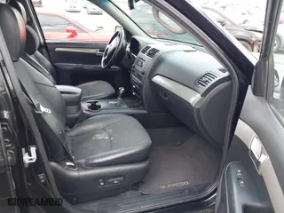 2009 Kia Borrego LX with VIN KNDJJ741295020182, listed as a IAAI auction lot 42012595 with 170,929 mi miles. Bid and sale history available at carsss.com. Image 5.