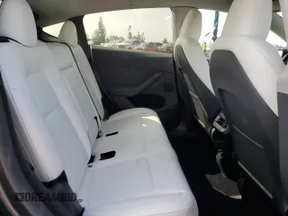 2024 Tesla Model Y Long Range with VIN 7SAYGDEE1RA266653, listed as a Copart auction lot 62277865 with 8,189 mi miles and Salvage title. Bid and sale history available at DreamBid. Image 11.