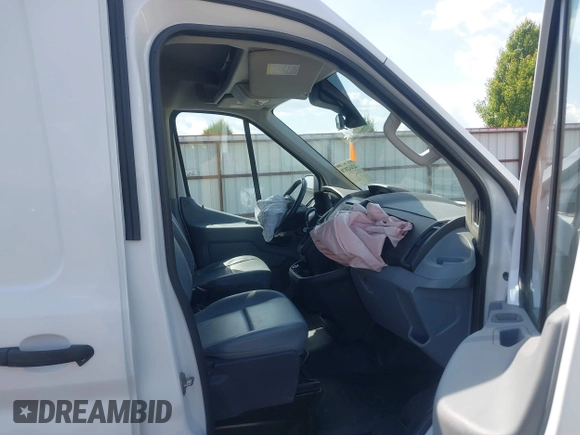 2019 Ford Transit z VIN 1FTYR2CM7KKB83987, wystawiony jako IAAI lot #42442070 z przebiegiem 77 492 mil mil oraz . Historia ofert i sprzedaży dostępna na DreamBid. Obrazek 5.