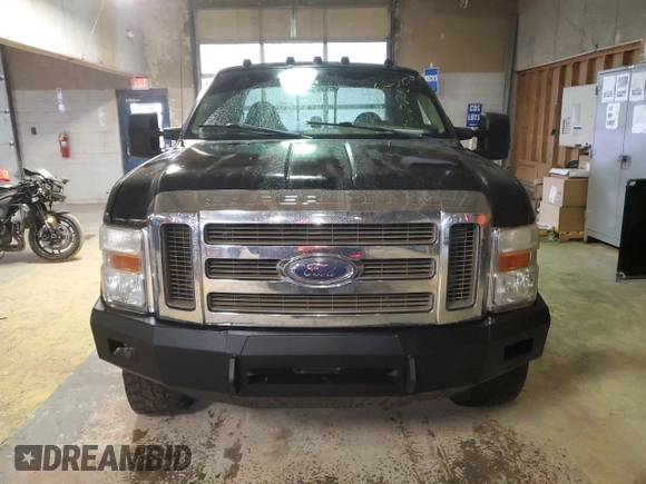 1999 Ford F-250 XL z VIN 1FTNX21F9XEB44305, wystawiony jako Copart lot #57709325 z przebiegiem 322 402 mil mil oraz Czysty tytuł • Clean title. Historia ofert i sprzedaży dostępna na DreamBid. Obrazek 5.