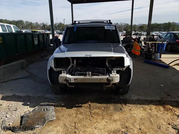 2007 Jeep Commander Sport with VIN 1J8HH48K97C655056, listed as a Copart auction lot 42349365 with 287,972 mi miles and Salvage Title. Bid and sale history available at carsss.com. Image 11.
