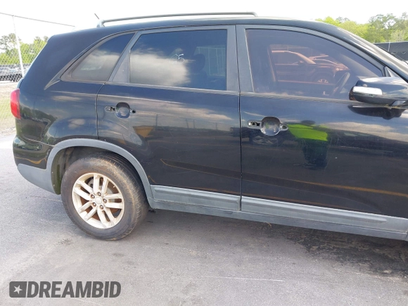 2015 Kia Sorento LX with VIN 5XYKT4A74FG594260, listed as a IAAI auction lot 42016829 with 155,026 mi miles. Bid and sale history available at carsss.com. Image 13.