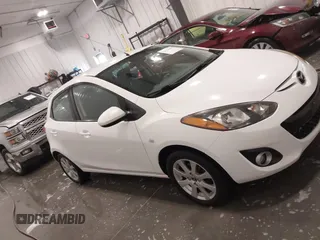 2014 Mazda 2 Touring z VIN JM1DE1LY6E0171403, wystawiony jako IAAI lot #41416489 z przebiegiem 84 494 mil mil oraz . Historia ofert i sprzedaży dostępna na DreamBid. Obrazek 13.