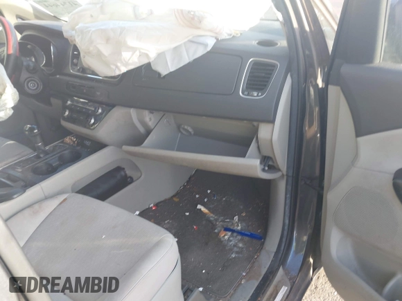2016 Kia Sedona LX with VIN KNDMB5C10G6084583, listed as a IAAI auction lot 41744644 with 1 mi miles. Bid and sale history available at carsss.com. Image 5.