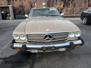 1987 Mercedes-Benz 560 560SL with VIN WDBBA48D1HA056537, listed as a Copart auction lot 80232424 with 251,006 mi miles and Clean Title. Bid and sale history available at carsss.com. Image 5.
