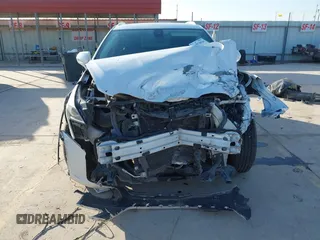 2018 Cadillac XT5 Luxury FWD z VIN 1GYKNCRS3JZ143354, wystawiony jako IAAI lot #41973536 z przebiegiem 101 327 mil mil oraz . Historia ofert i sprzedaży dostępna na DreamBid. Obrazek 12.