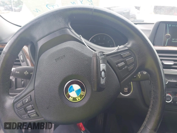 2013 BMW 3 Series 328i xDrive с VIN WBA3B5G55DNS04935, выставлен на аукционе IAAI как лот 42205399 с пробегом 127 913 миль миль и . История ставок и продаж доступна на DreamBid. Изображение 11.