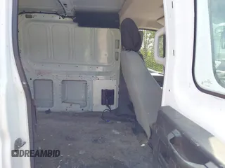 2015 Ford Transit Cargo z VIN 1FTNE1ZM4FKB15801, wystawiony jako IAAI lot #42674219 z przebiegiem 228 634 mil mil oraz . Historia ofert i sprzedaży dostępna na DreamBid. Obrazek 8.