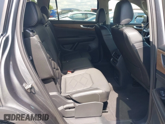 2024 Volkswagen Atlas SE with VIN 1V2HR2CAXRC528423, listed as a IAAI auction lot 42346922 with 38,637 mi miles and . Bid and sale history available at DreamBid. Image 8.